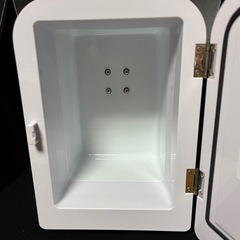 ハローキティ冷温庫の画像