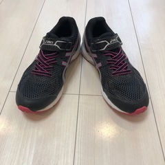 アシックスランニングシューズ　22.5cmの画像