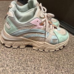 厚底スニーカー(22.5㎝)
の画像