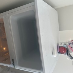 COMFEEの90L冷蔵庫の画像