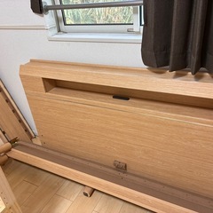 ダブルベッドフレームの画像