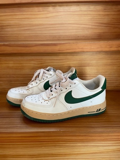 NIKE スニーカー