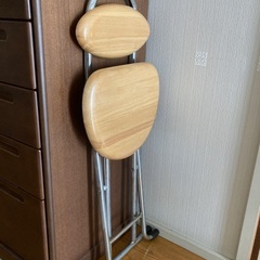 折りたたみ椅子2脚の画像