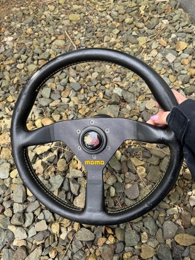 MOMO ステアリング CORSE