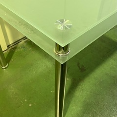 ガラス製ダイニングテーブル
の画像