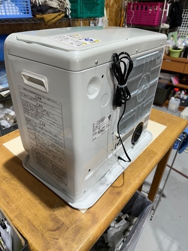 相場より格安です！　コロナ　ファンヒーター　5.65kw タンク7.2L　