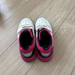 キッズテニスシューズの画像