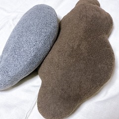 無印良品　デニムクッション＆オーガニックコットンシンカーパイルクッションの画像