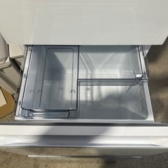 ２０２４年製　Ｈｉｓｅｎｓｅ　冷凍冷蔵庫　２８３Ｌ　３ドア　右開き　ホワイト　ガラスドア　セレクトゾーン　大容量ドアポケット　ドアアラーム　ファン式自動霜取り　ＬＥＤ　ＨＲ－Ｇ２８Ｅ３Ｗの画像