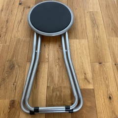 折り畳み丸椅子の画像