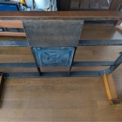 しっかりしているコタツ机の画像