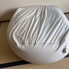  早い者勝ち！！土日中なら1000円無印良品  体にフィットするソファ大  本体       カバーyogiboの画像