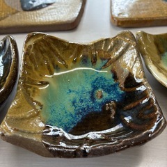 陶器のお皿8点セットの画像