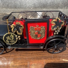 クラシックカー置物の画像