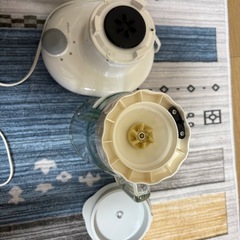 ジュースミキサー ガラス製 ホワイトの画像