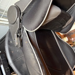 座椅子タイプのゲーミングチェアの画像