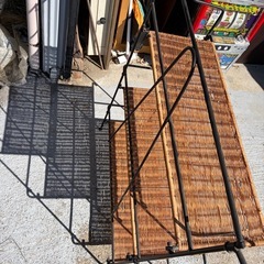 折りたたみ可能な棚の画像