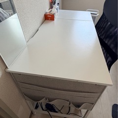 デスク 白 120cm 収納付き（引き出し・棚あり／美品）の画像