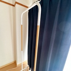 【取りに来られる方】ハンガーラックの画像