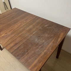 ダイニングテーブルの画像