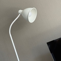 【美品・電球付き】IKEA LERSTA フロアランプ（スタンドライト）ホワイトの画像
