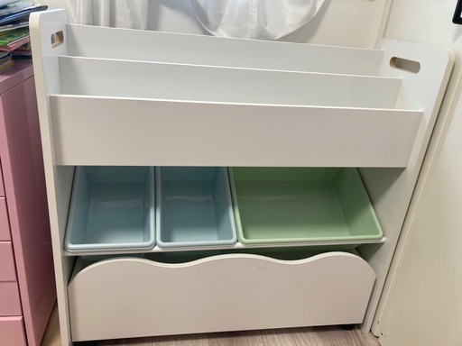 おもちゃ収納棚