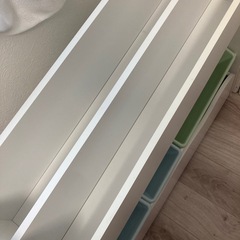 おもちゃ収納棚 の画像