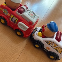 アンパンマン　消防車　パトカーの画像