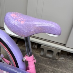 女の子キッズ自転車18インチの画像