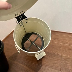 【Natural Kitchen】ゴミ箱の画像