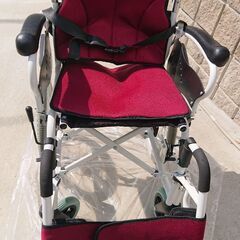 介護用車椅子の画像