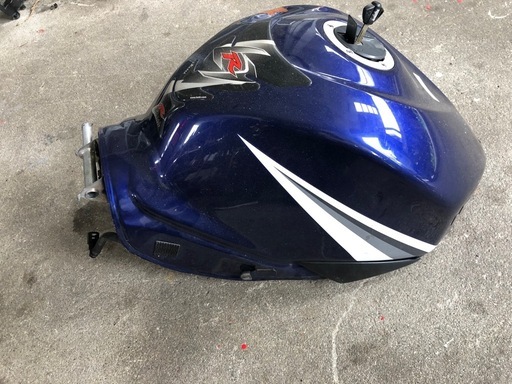 GSX-R1000 燃料タンク　凹みあり