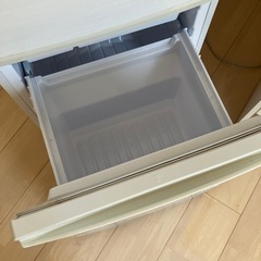 シャープ　2017年製　137L冷蔵庫の画像