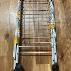 キャスター付きラックの画像