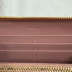 PRADA サファイアーノレザー　長財布の画像