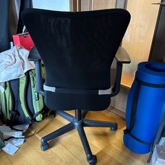 キャスター付きチェア（肘掛け・高さ調整可能）の画像