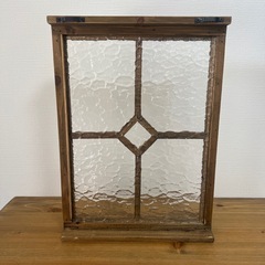 おしゃれガラス飾り棚の画像