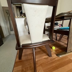 差し上げます！ニトリ食卓椅子4脚の画像