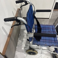 車椅子　折りたたみ　コンパクトの画像