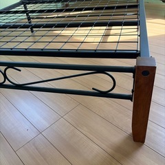 ニトリのパイプベッドの画像