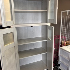 食器棚の画像