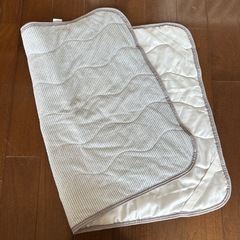 60×90cm 敷きパッド2枚・シーツ3枚・まくら3個    の画像