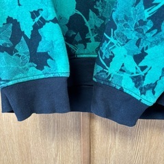 adidas パーカー　Mサイズの画像