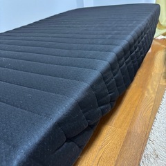 ベッド（足付き）の画像