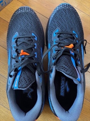 スニーカー　brooks ランニングシューズ