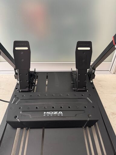 Moza R5 シムレーシング フルセット（ダイレクトドライブ ホイールベース・純正ステアリング・2ペダル・折りたたみスタンド）