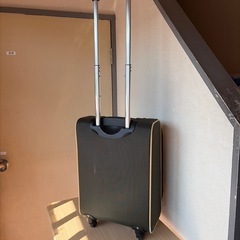 No.270キャリーバッグ　a.v.v中古品の画像