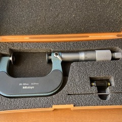 エンジンオーバーホールの測定器の画像