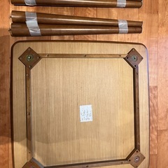 ダイニングテーブルの画像