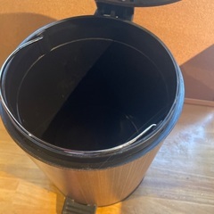 ゴミ箱の画像